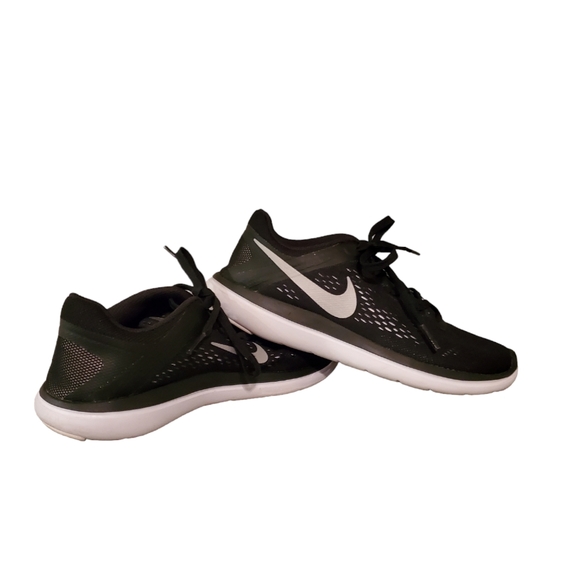Kids Nike Flex 2016 Run  Black/Metallic/ White Size 4.5Y - Picture 1 of 7